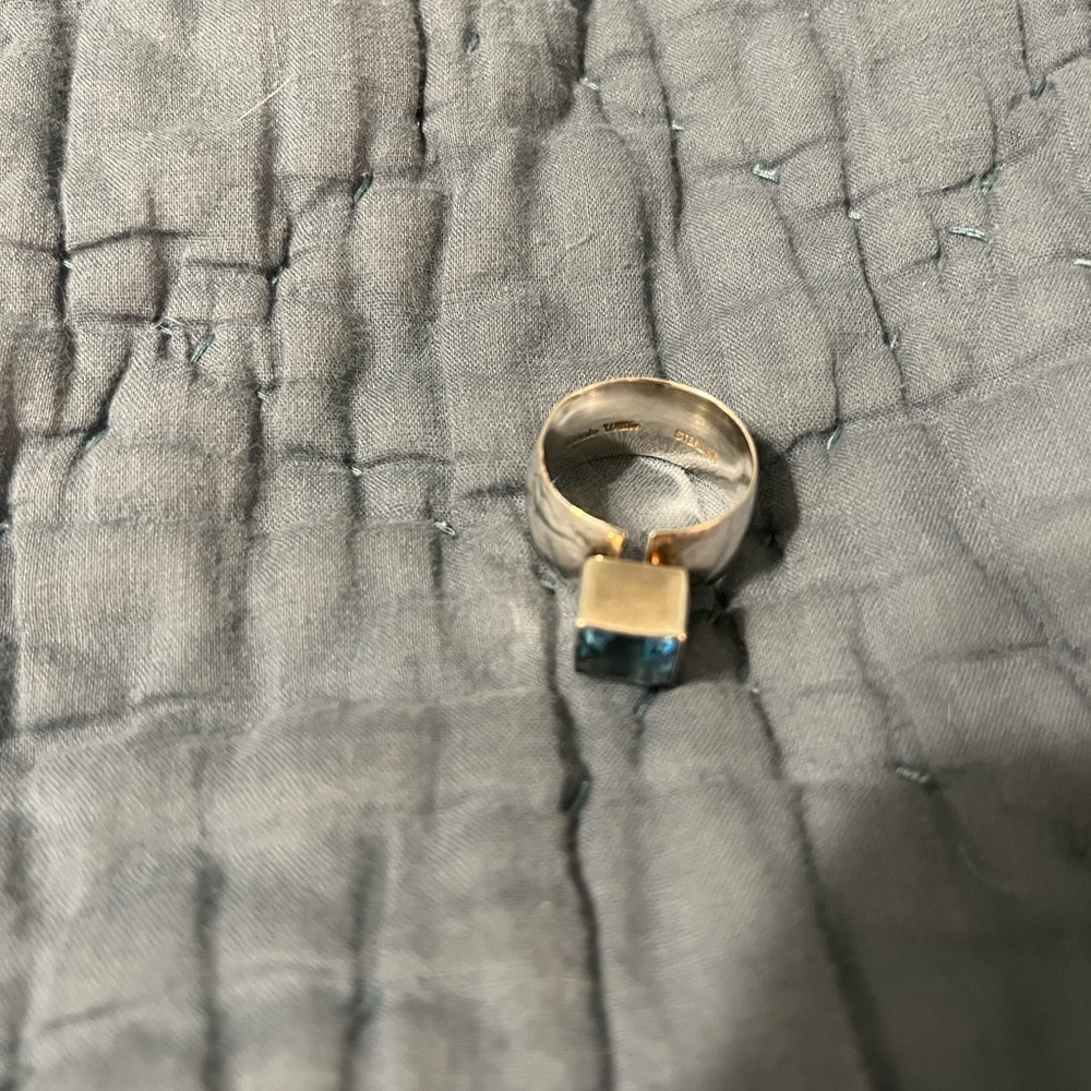 Vintage Navajo Artisan Silversmith Ronnie Willie Topaz 925 Silver ring. Size 4 - Picture 2 of 6